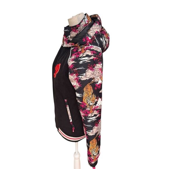 Protest Amor Jacket Girls Ski Jacket in Black Tiger Print 176/ 16 yrs - Picture 2 of 11